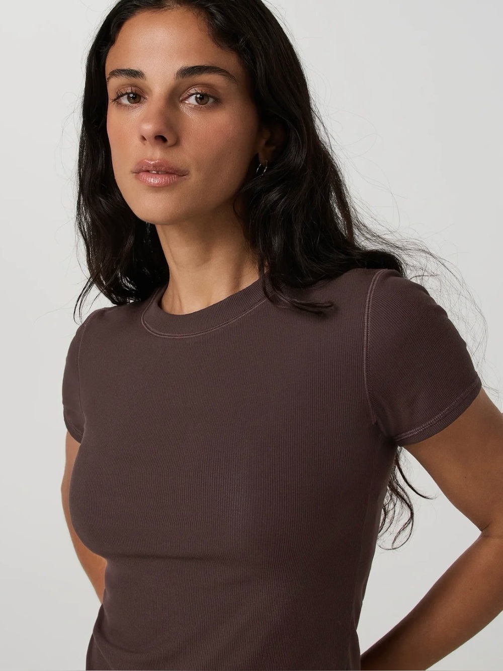 Vuori Pose Fitted Tee in French Roast